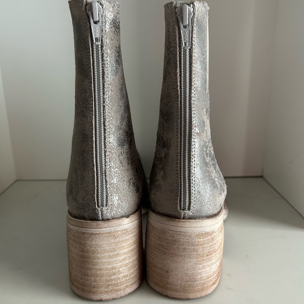 Free People Essential Chelsea Boot - Picture 6 of 8